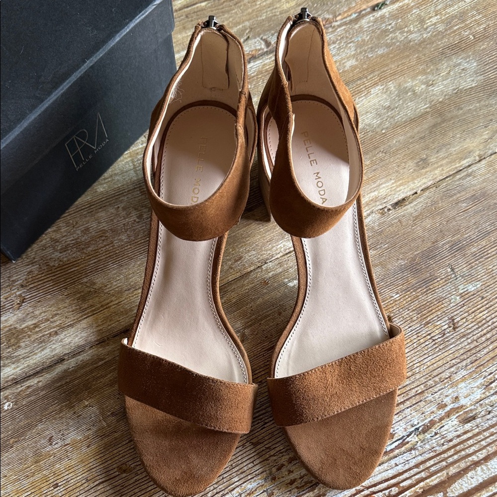 Pelle Moda Tan Suede Block Heels - Picture 5 of 16